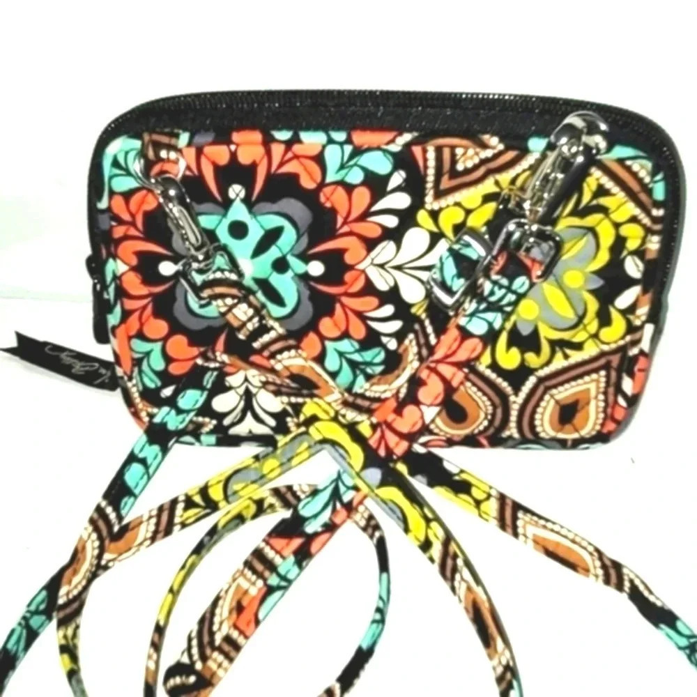 š
ŗvera Bradley Paisley Print Wallet with Crossbody Strap - Picture 1 of 4
